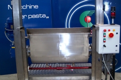 Kneading machine - Flouring unit